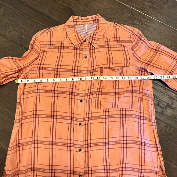 Free People No Limits Oversized Linen Plaid Button Down size Small EUC - Picture 13 of 15